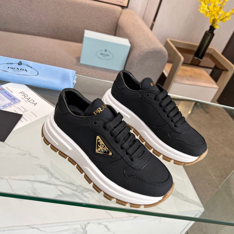 Pra*a casual shoes
